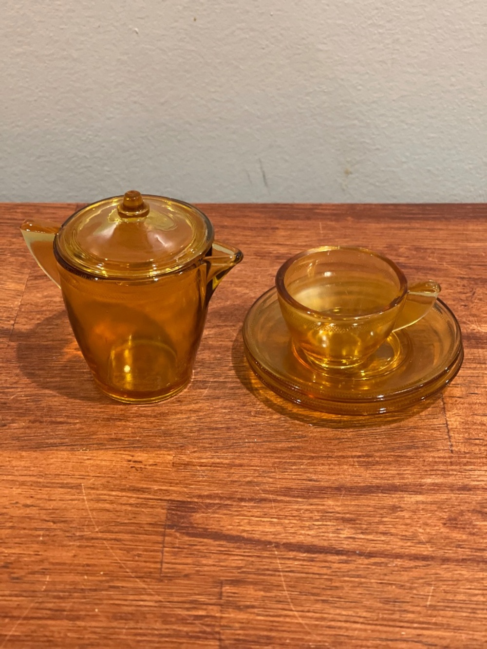 VTG 5 Pieces Akro Agate Topaz Amber Children’s Dishes Cup Pitcher Lid 2 Plates